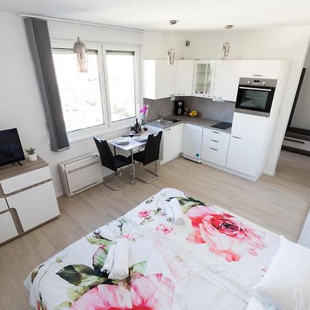 Studio Apartman Moonlight Zadar Bagian luar foto
