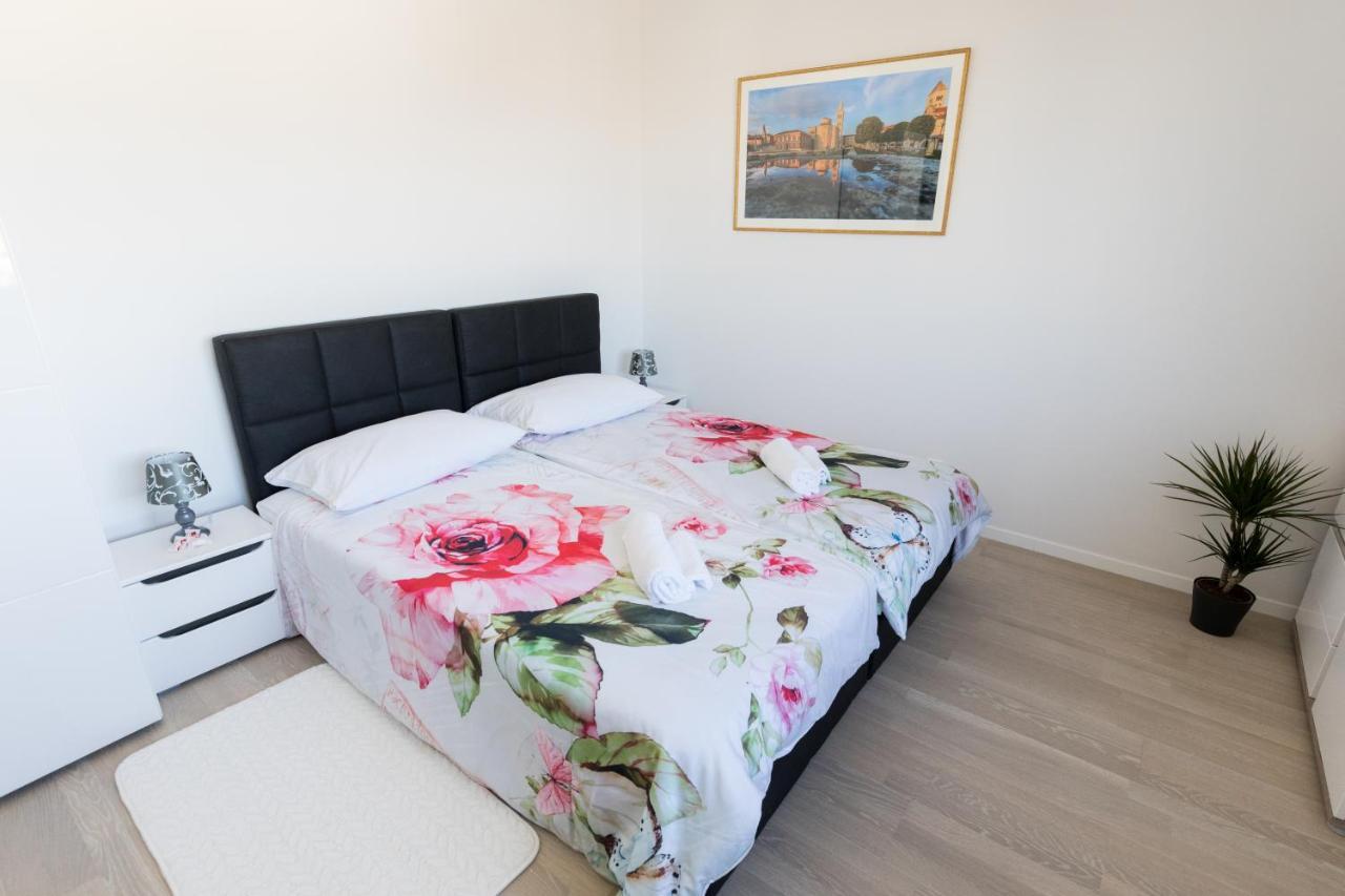 Studio Apartman Moonlight Zadar Bagian luar foto