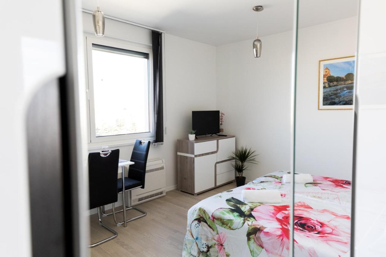Studio Apartman Moonlight Zadar Bagian luar foto