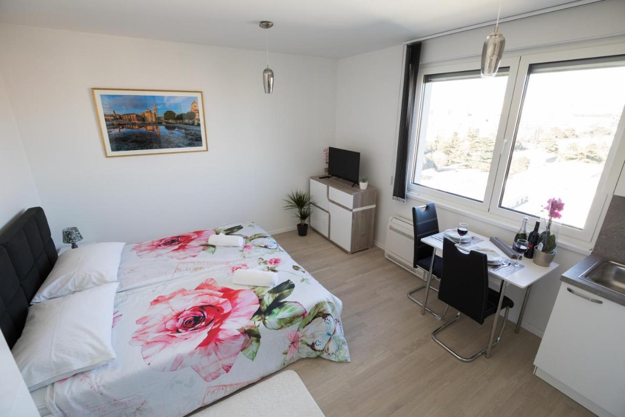 Studio Apartman Moonlight Zadar Bagian luar foto