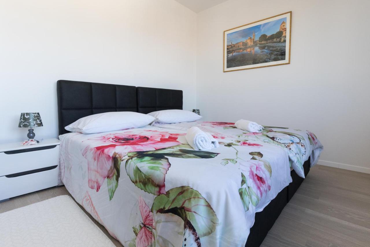 Studio Apartman Moonlight Zadar Bagian luar foto