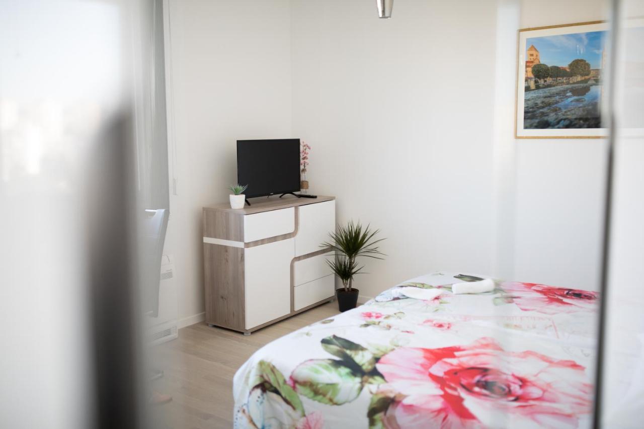 Studio Apartman Moonlight Zadar Bagian luar foto